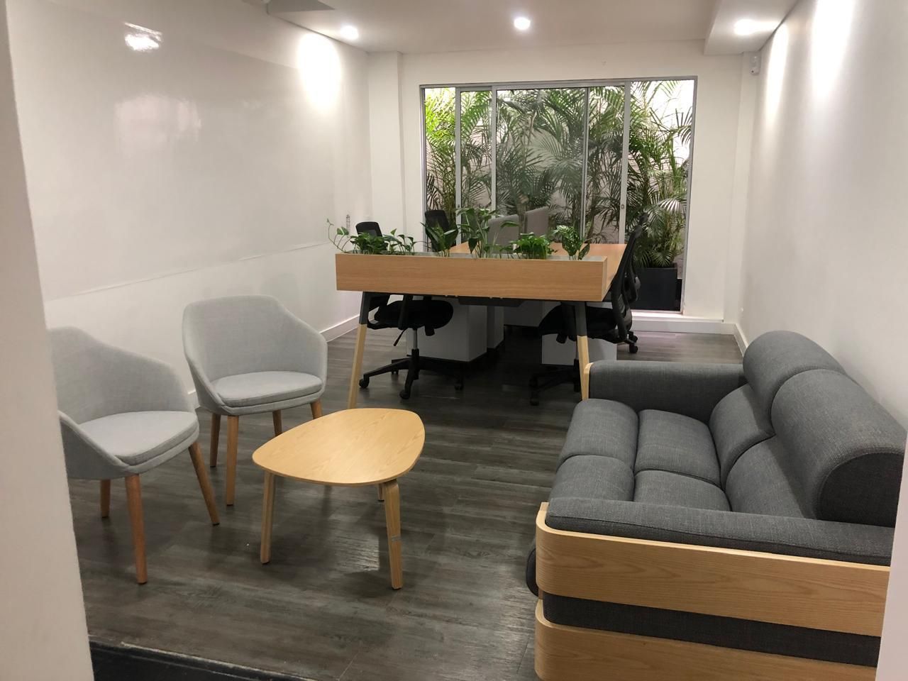 Oficina en arriendo Antioquia Medellín Los Conquistadores 205 m2 Habitaciones 0 Baños 3 Garajes 1 Precio $18500000