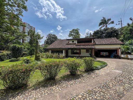 Casa en arriendo Antioquia Envigado Loma De Las Brujas 1800 m2 Habitaciones 6 Baños 5 Garajes 2 Precio $16000000