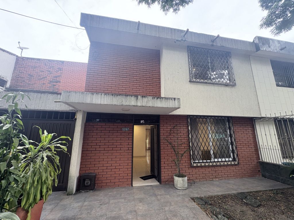 Casa en venta Valle Del Cauca Cali Cuarto De Legua - Guadalupe 300 m2 Habitaciones 3 Baños 3 Garajes 1 Precio $700000000