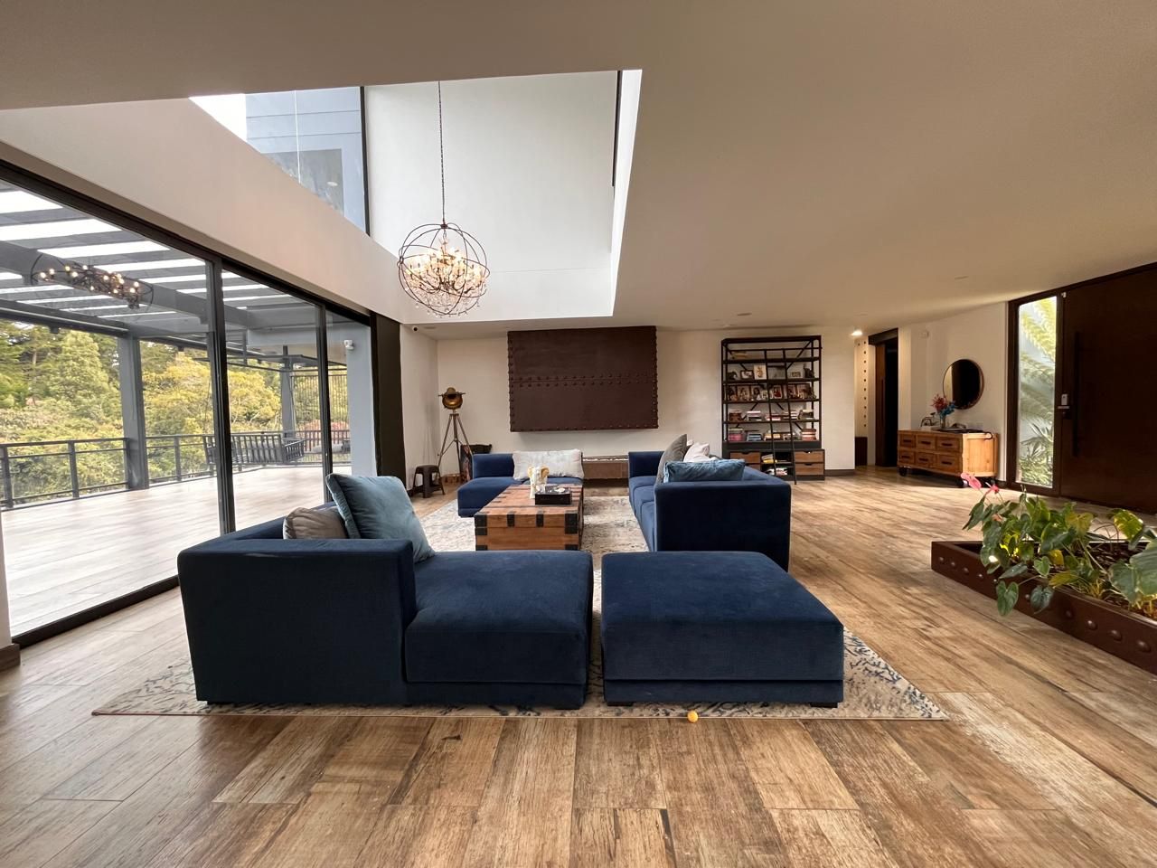 Casa en arriendo Antioquia Envigado Polideportivo Sur 563 m2 Habitaciones 4 Baños 5 Garajes 6 Precio $22700000