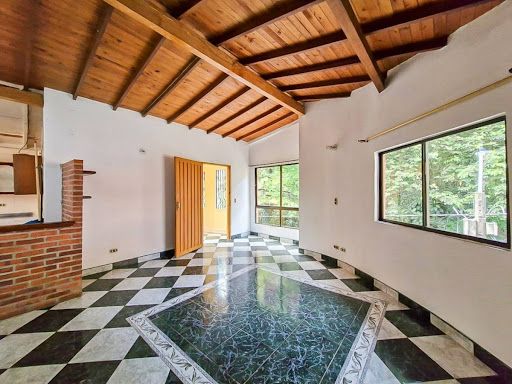 Apartamento en arriendo Antioquia Envigado Las Flores 11 m2 Habitaciones 3 Baños 1 Garajes 0 Precio $1800000