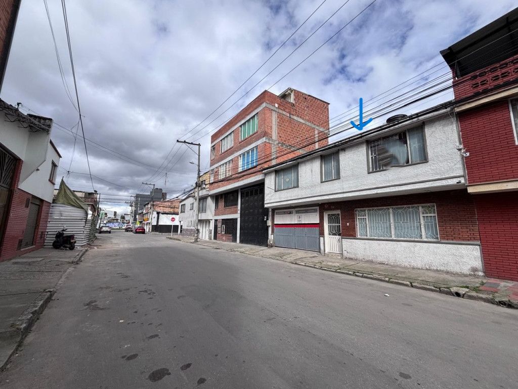 Casa en venta Cundinamarca Bogotá La Cabaña 364 m2 Habitaciones 5 Baños 3 Garajes 0 Precio $1100000000