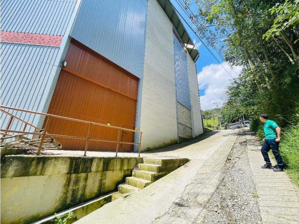 Bodega en arriendo Antioquia Copacabana Simon Bolivar Sb centro 1031 m2 Habitaciones 0 Baños 2 Garajes 1 Precio $22194600