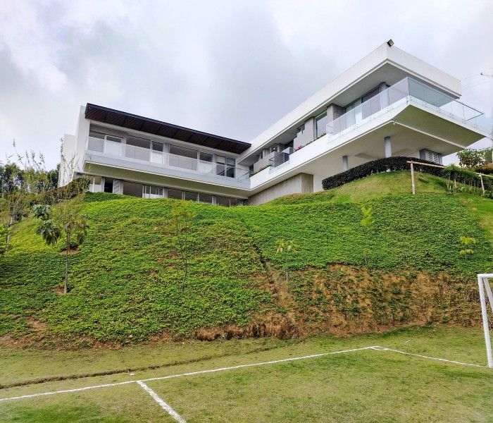 Casa en venta Valle Del Cauca Cali Cali 640 m2 Habitaciones 4 Baños 6 Garajes 2 Precio $4000000000