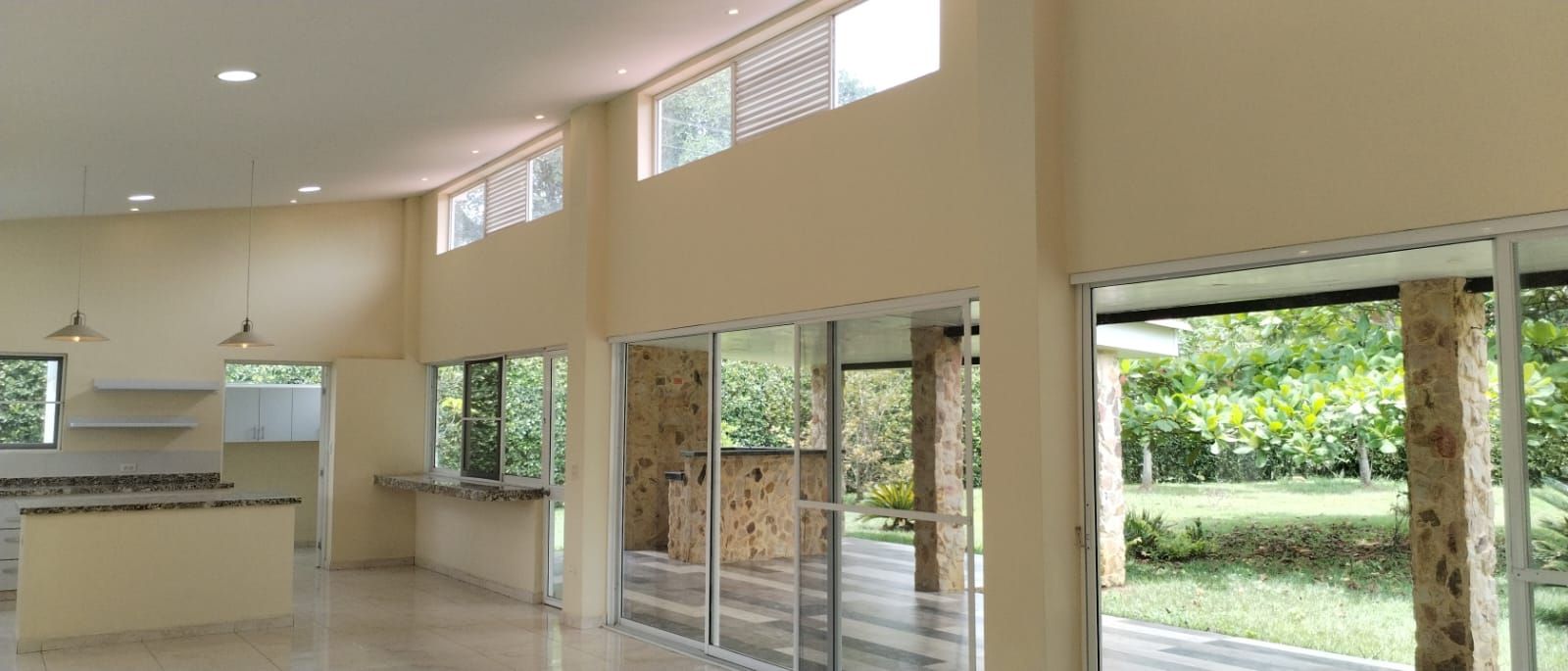 Casa Campestre en venta Valle Del Cauca Jamundí Ub Los Tulipanes 72 m2 Habitaciones 4 Baños 5 Garajes 5 Precio $1700000000
