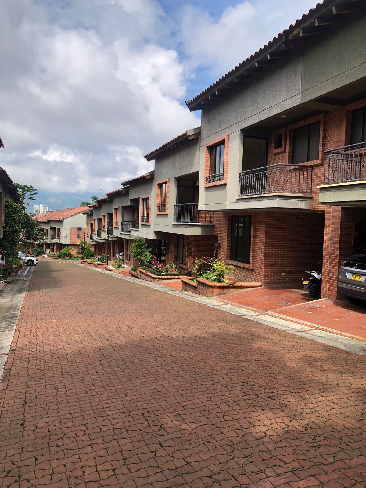 Casa en venta Tolima Ibagué Calambeo 300 m2 Habitaciones 4 Baños 4 Garajes 1 Precio $780000000