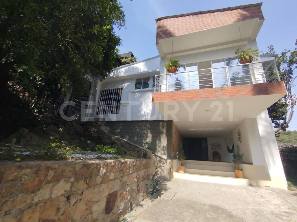 Casa en venta Valle Del Cauca Cali Normandía 512 m2 Habitaciones 6 Baños 6 Garajes 4 Precio $1100000000