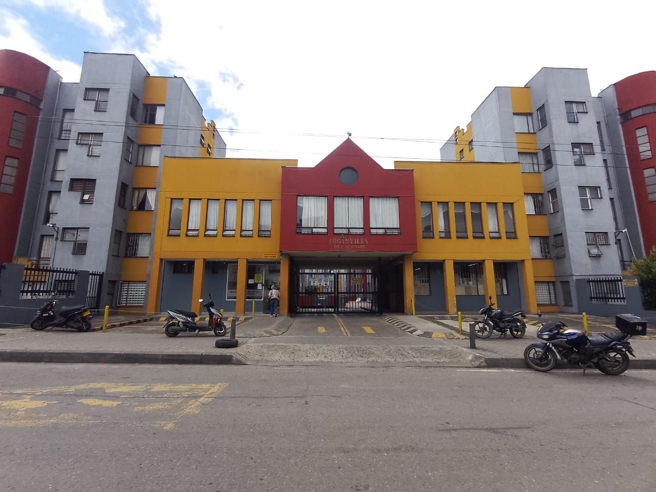 Apartamento en arriendo Cundinamarca Bogotá Cjr Buganviles 63 m2 Habitaciones 3 Baños 2 Garajes 0 Precio $1550000