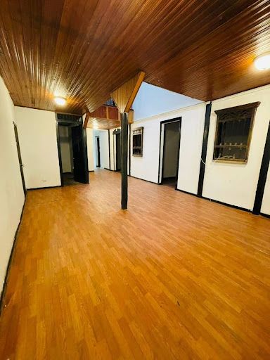 Casa en arriendo Risaralda Pereira Sector Galeria Central 620 m2 Habitaciones 16 Baños 19 Garajes 0 Precio $12000000