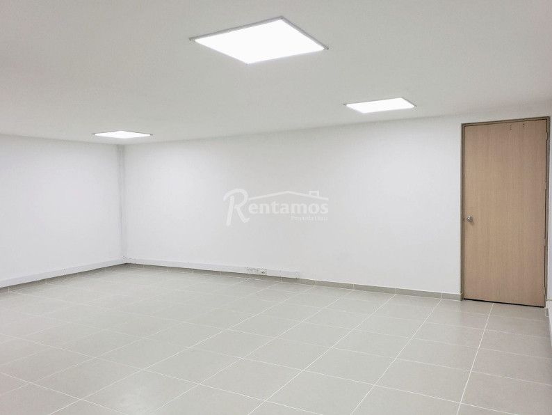 Oficina en arriendo Antioquia Medellín Naranjal 75 m2 Habitaciones 0 Baños 1 Garajes 0 Precio $4800000