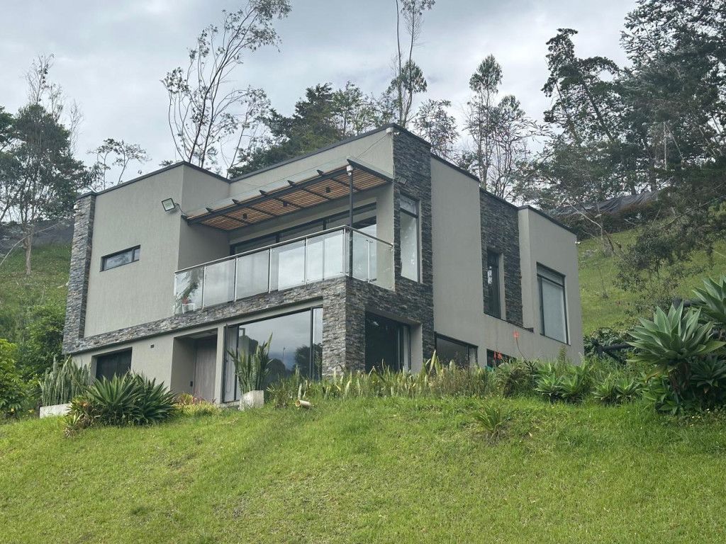 Casa en arriendo Antioquia Rionegro Centro 329 m2 Habitaciones 5 Baños 3 Garajes 0 Precio $10000000