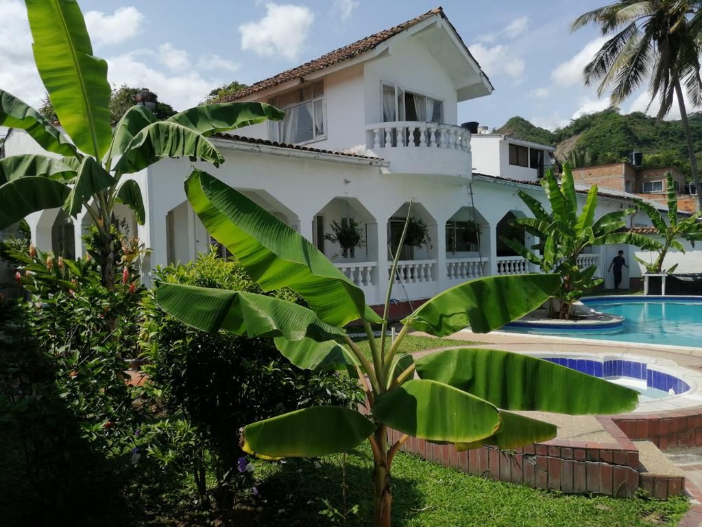 Casa en venta Cundinamarca Villeta Villeta 530 m2 Habitaciones 12 Baños 6 Garajes 4 Precio $1400000000