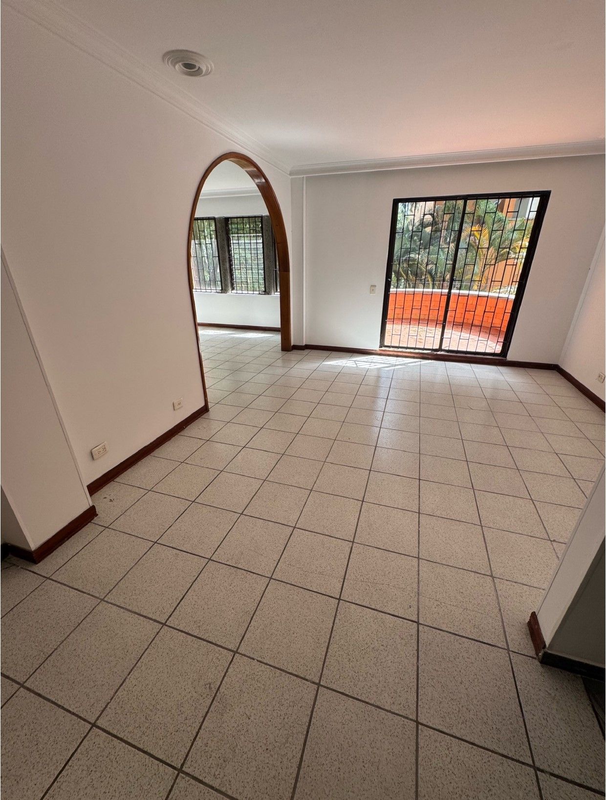 Casa en arriendo o venta Risaralda Pereira Pinares Alto 173 m2 Habitaciones 3 Baños 3 Garajes 1 Precio venta $980000000 Precio arriendo $3000000