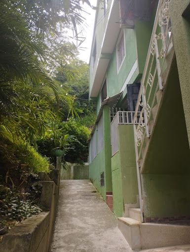 Casa en venta Santander Floridablanca Arrayanes 186 m2 Habitaciones 8 Baños 3 Garajes 0 Precio $360000000