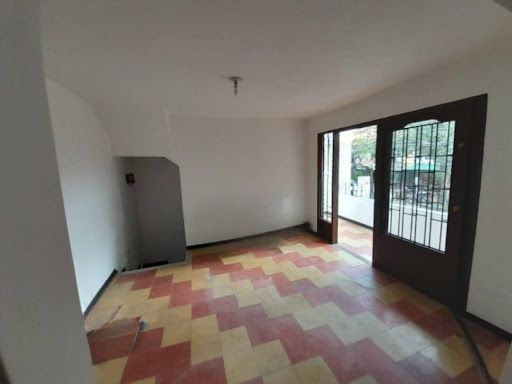 Casa en arriendo Antioquia Medellín Manila 380 m2 Habitaciones 5 Baños 2 Garajes 0 Precio $16000000