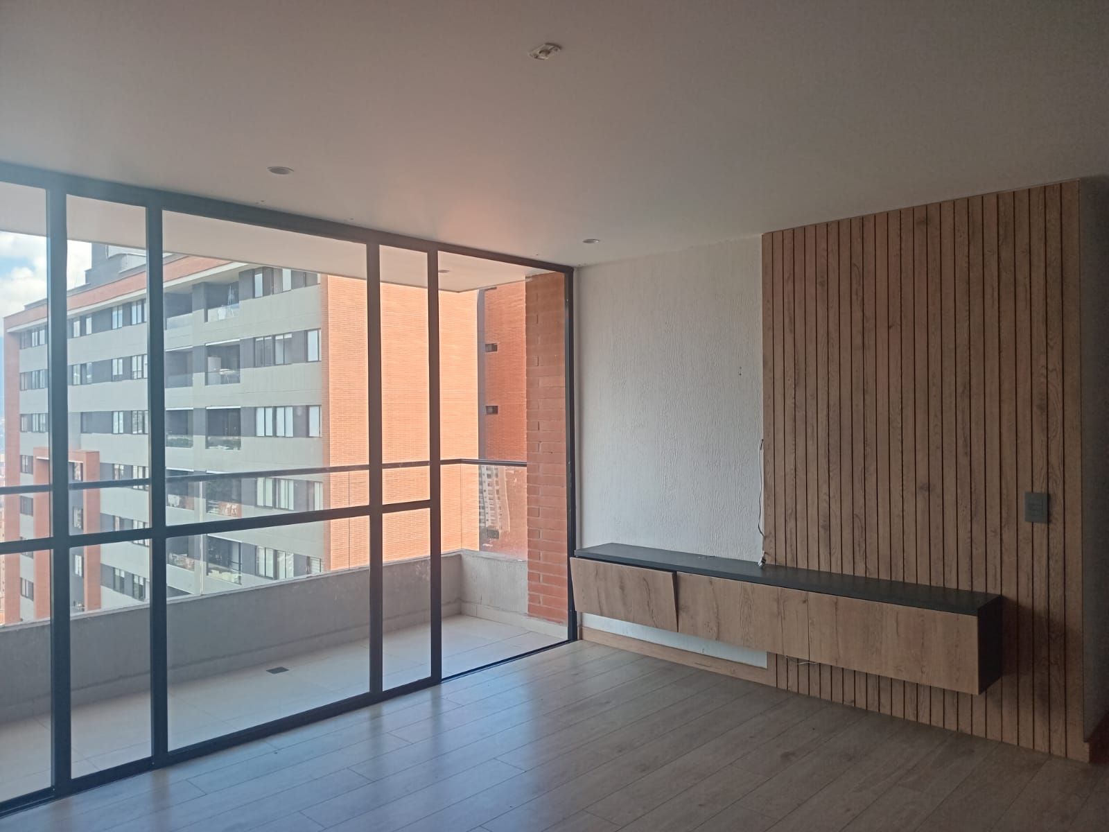Apartamento en arriendo Antioquia Envigado Loma Del Atravesado 93 m2 Habitaciones 3 Baños 2 Garajes 2 Precio $5500000