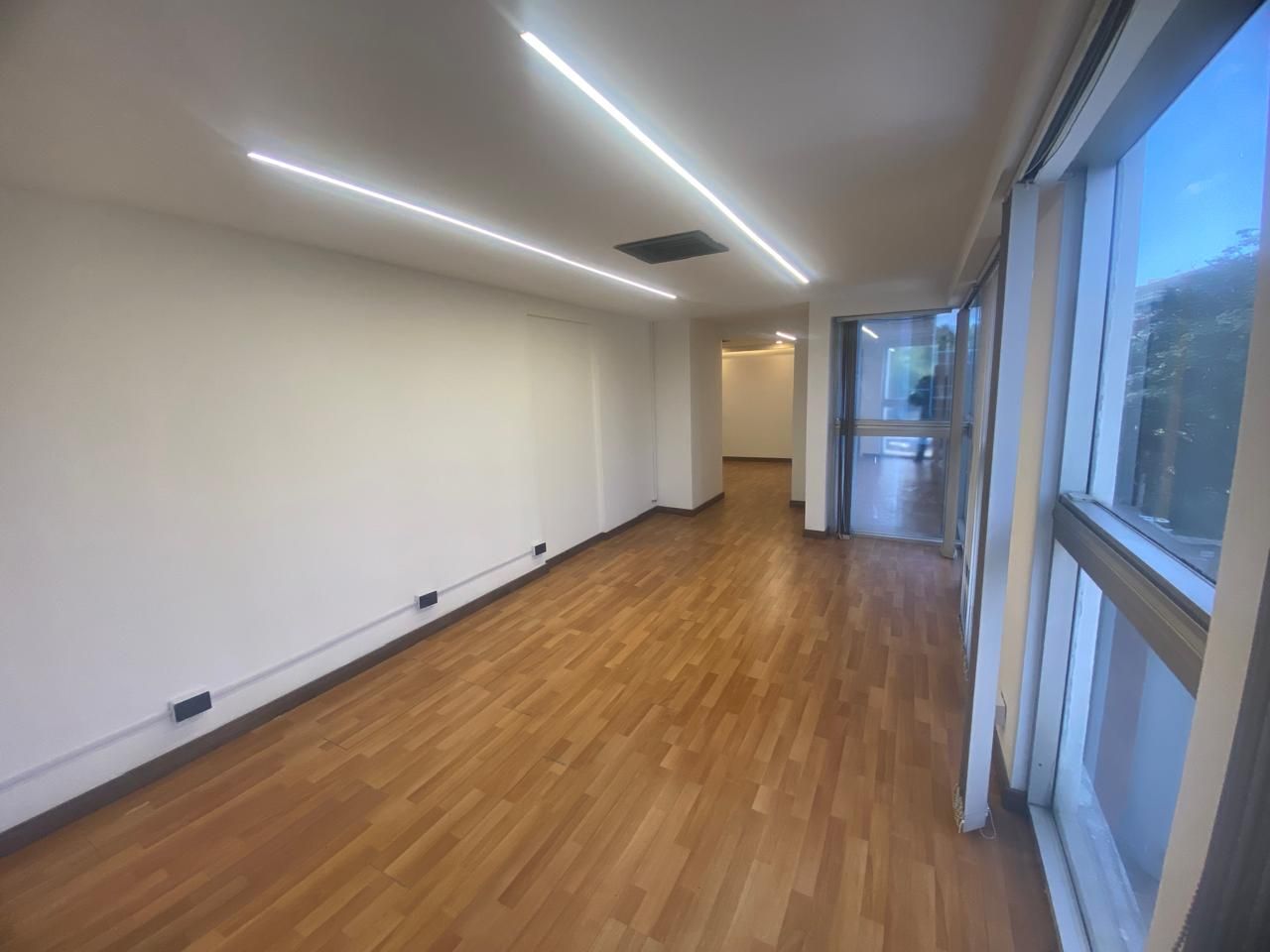 Oficina en venta Antioquia Medellín Santa Maria De Los Angeles 46 m2 Habitaciones 0 Baños 1 Garajes 2 Precio $610000000