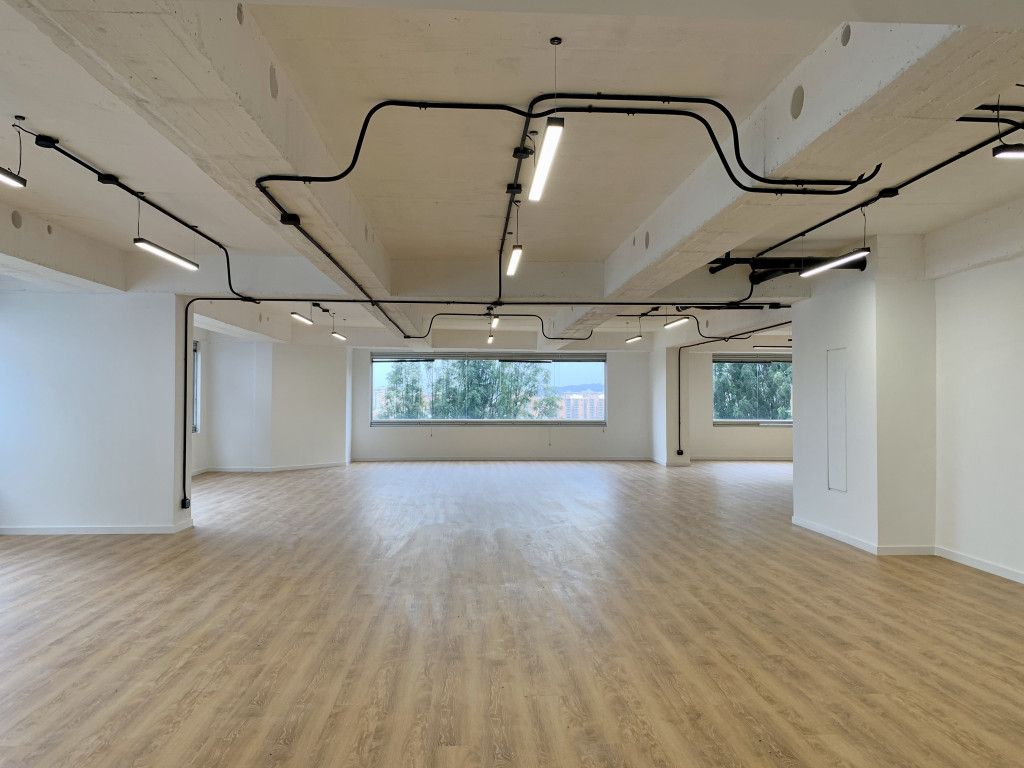Oficina en arriendo Cundinamarca Bogotá Millan 253 m2 Habitaciones 0 Baños 2 Garajes 6 Precio $12036025