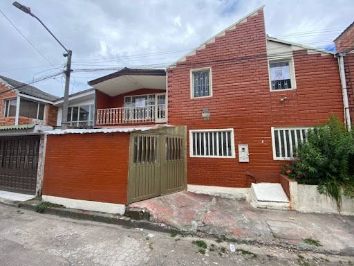 Casa en venta Cundinamarca Bogotá Timiza A 190 m2 Habitaciones 4 Baños 2 Garajes 1 Precio $310000000