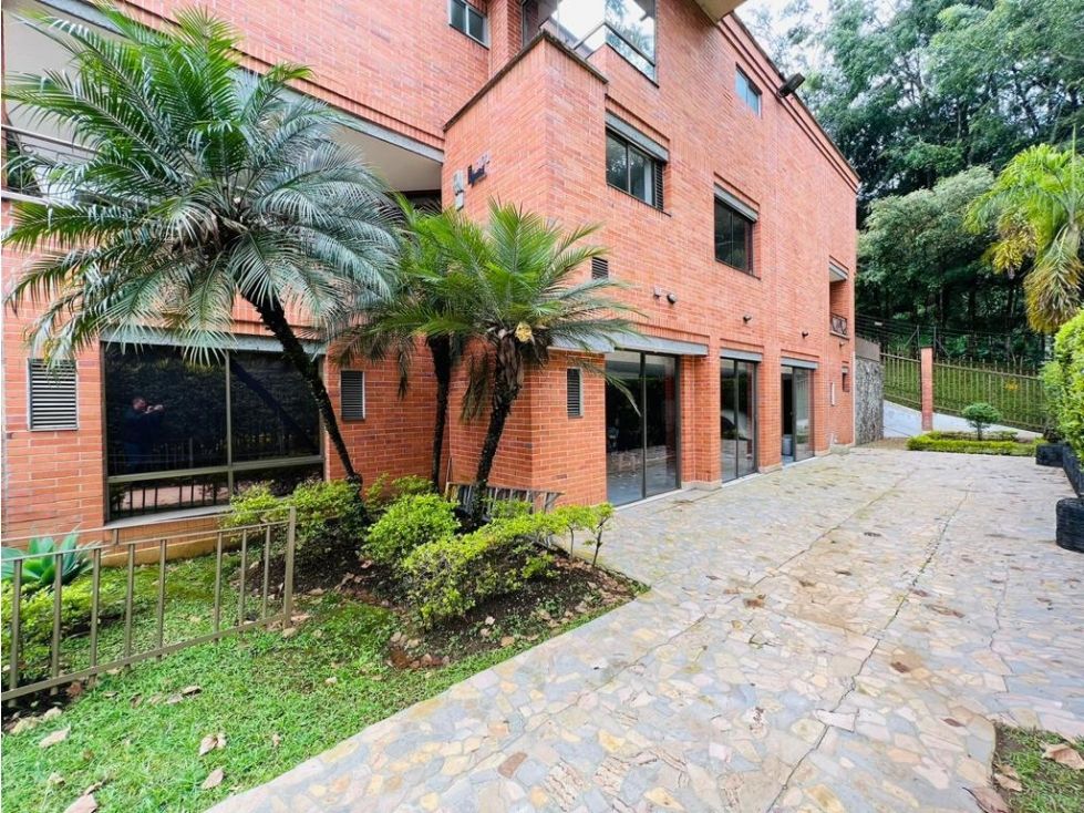 Casa en venta Antioquia Medellín Medellín 500 m2 Habitaciones 3 Baños 4 Garajes 6 Precio $2300000000