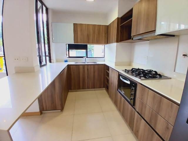Apartamento en arriendo Antioquia Medellín La Florida 125 m2 Habitaciones 3 Baños 4 Garajes 2 Precio $6800000