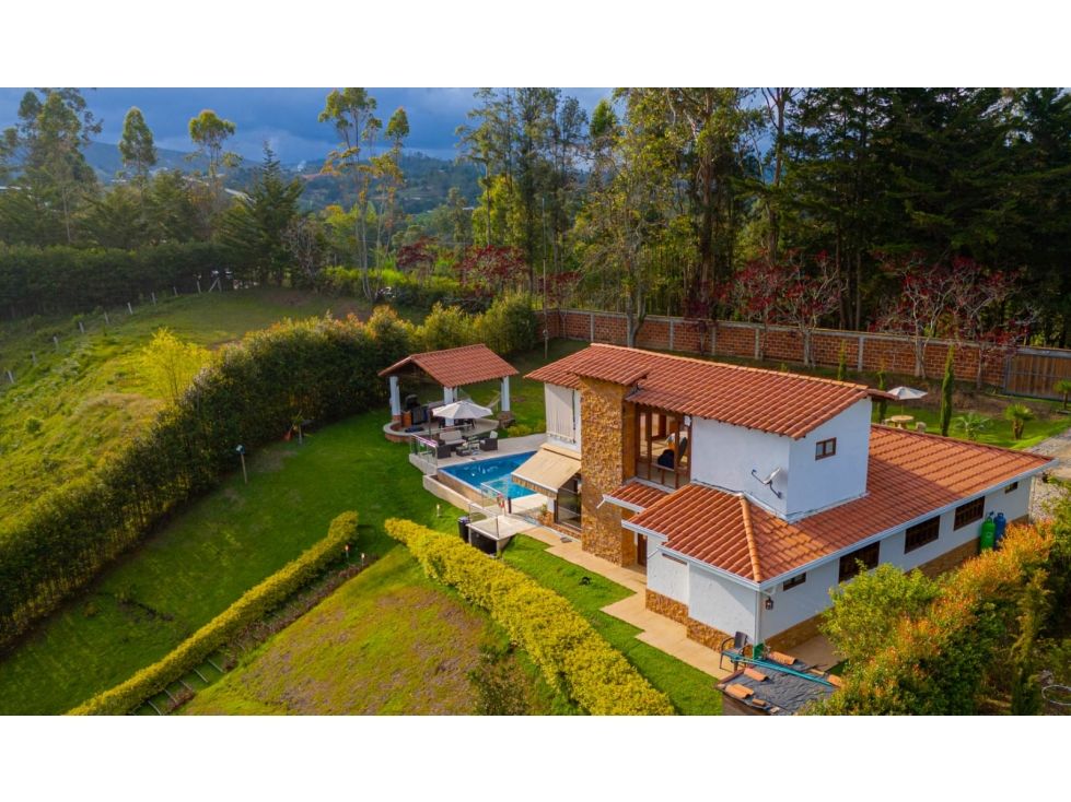 Finca en arriendo o venta Antioquia San Vicente San Vicente 3350 m2 Habitaciones 4 Baños 5 Garajes 8 Precio venta $1900000000 Precio arriendo $8000000