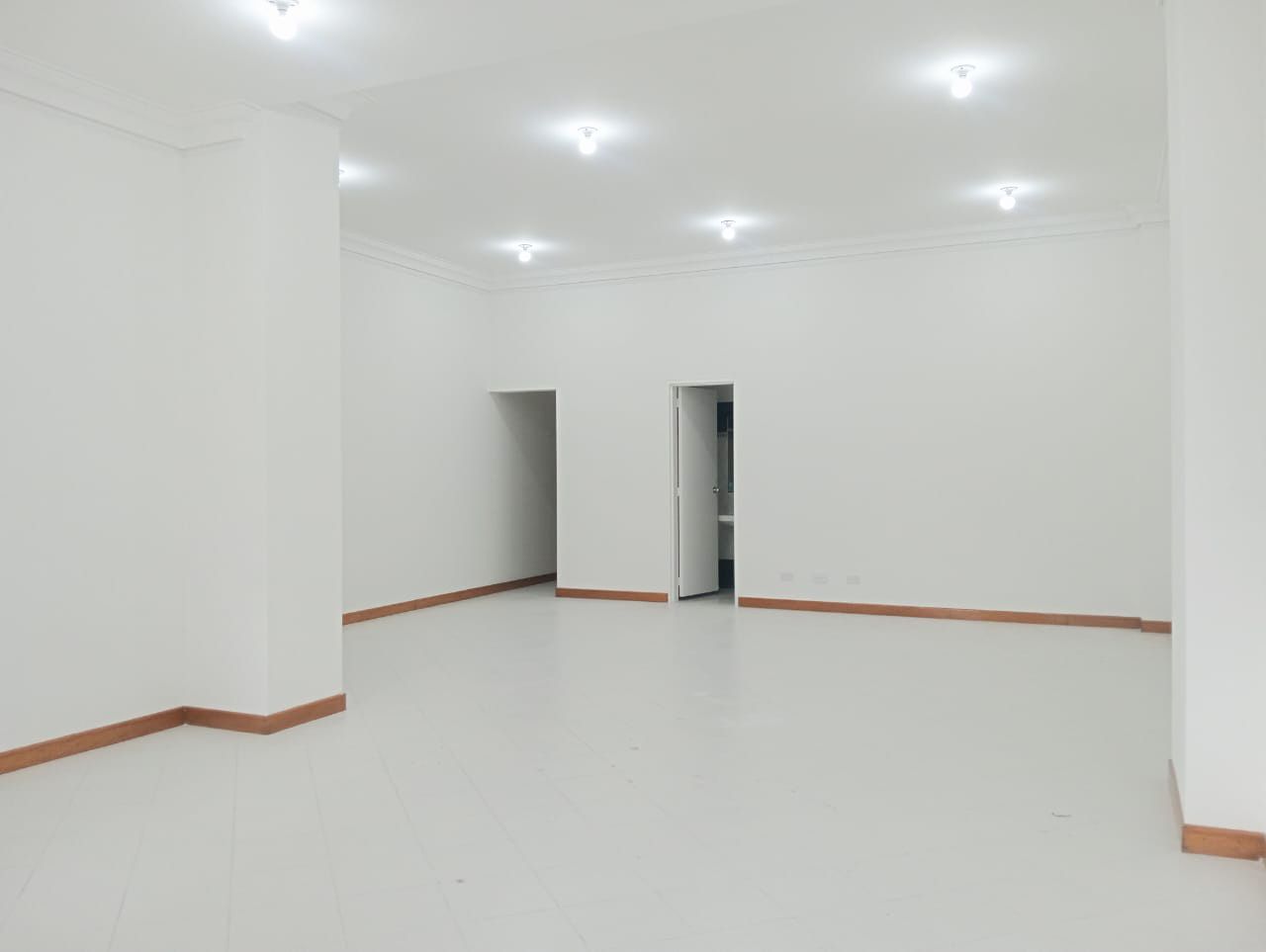 Local en arriendo Antioquia Medellín Florida Nueva 72 m2 Habitaciones 0 Baños 2 Garajes 0 Precio $3200000