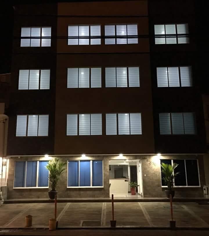 Edificio en venta Valle Del Cauca Cali Los Portales - Nuevo Rey 1080 m2 Habitaciones 18 Baños 18 Garajes 4 Precio $5300000000