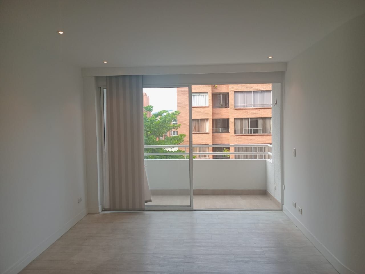 Apartamento en arriendo Antioquia Medellín Laureles 42 m2 Habitaciones 1 Baños 2 Garajes 1 Precio $2900000