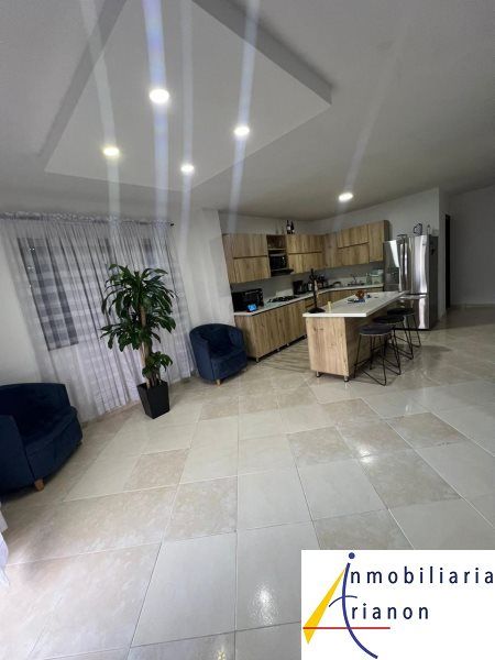 Casa en venta Antioquia Copacabana Villas Copacabana 360 m2 Habitaciones 4 Baños 2 Garajes 4 Precio $1400000000