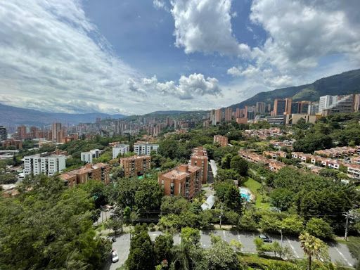 Apartamento en venta Antioquia Medellín Los Balsos No1 215 m2 Habitaciones 3 Baños 6 Garajes 2 Precio $1720000000