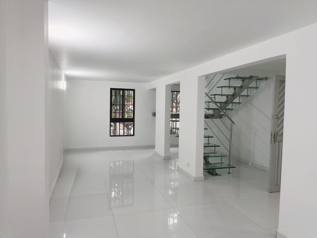 Casa en arriendo Antioquia Medellín Diego Echavarria 300 m2 Habitaciones 5 Baños 6 Garajes 1 Precio $5500000