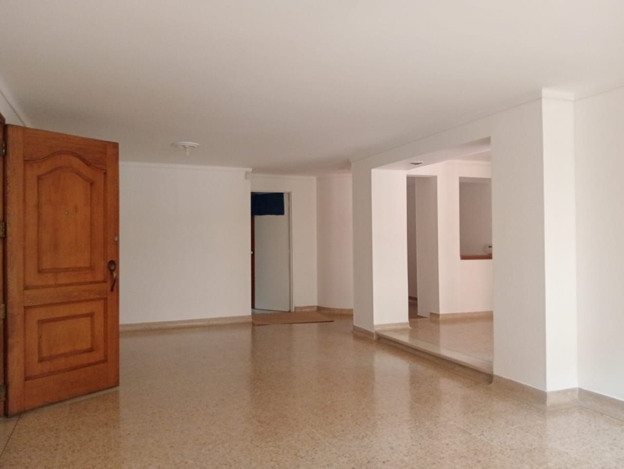 Apartamento en arriendo Antioquia Medellín Laureles 228 m2 Habitaciones 4 Baños 2 Garajes 2 Precio $4600000