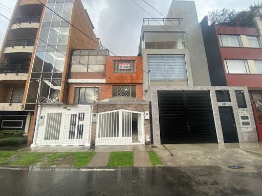 Oficina en arriendo Cundinamarca Bogotá Caobos Salazar 180 m2 Habitaciones 0 Baños 3 Garajes 1 Precio $4280000