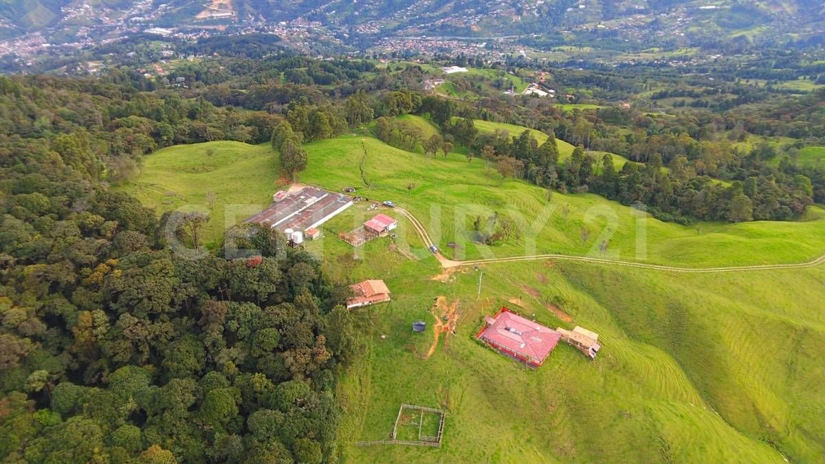 Lote en venta Antioquia Medellín La Candelaria 700 m2 Habitaciones 0 Baños 6 Garajes 2 Precio $6600000000