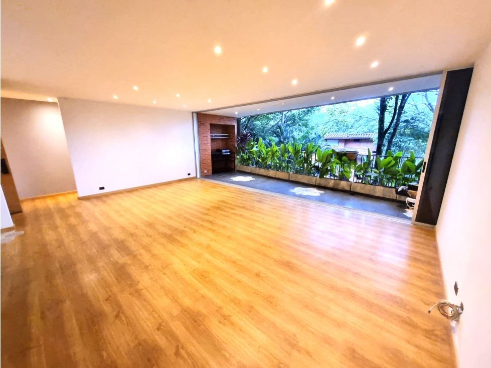 Apartamento en arriendo Antioquia Medellín Trece De Noviembre 160 m2 Habitaciones 3 Baños 4 Garajes 2 Precio $9000000