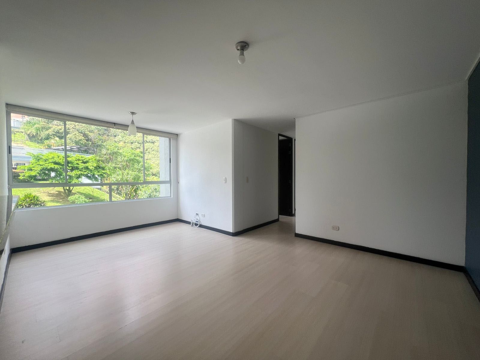 Apartamento en arriendo Antioquia Envigado Trianon 64 m2 Habitaciones 3 Baños 2 Garajes 1 Precio $2750000