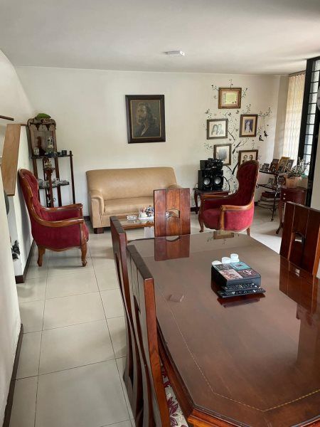 Casa en venta Antioquia Medellín La America 180 m2 Habitaciones 5 Baños 3 Garajes 1 Precio $990000000
