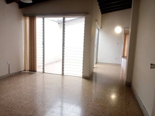 Casa en arriendo Antioquia Medellín La Castellana 200 m2 Habitaciones 4 Baños 3 Garajes 1 Precio $4300000