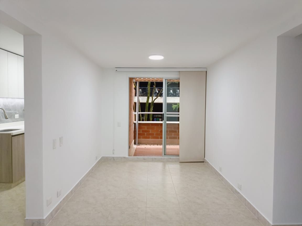Apartamento en arriendo Antioquia Medellín Loma De Los Bernal 91 m2 Habitaciones 3 Baños 2 Garajes 1 Precio $3350000