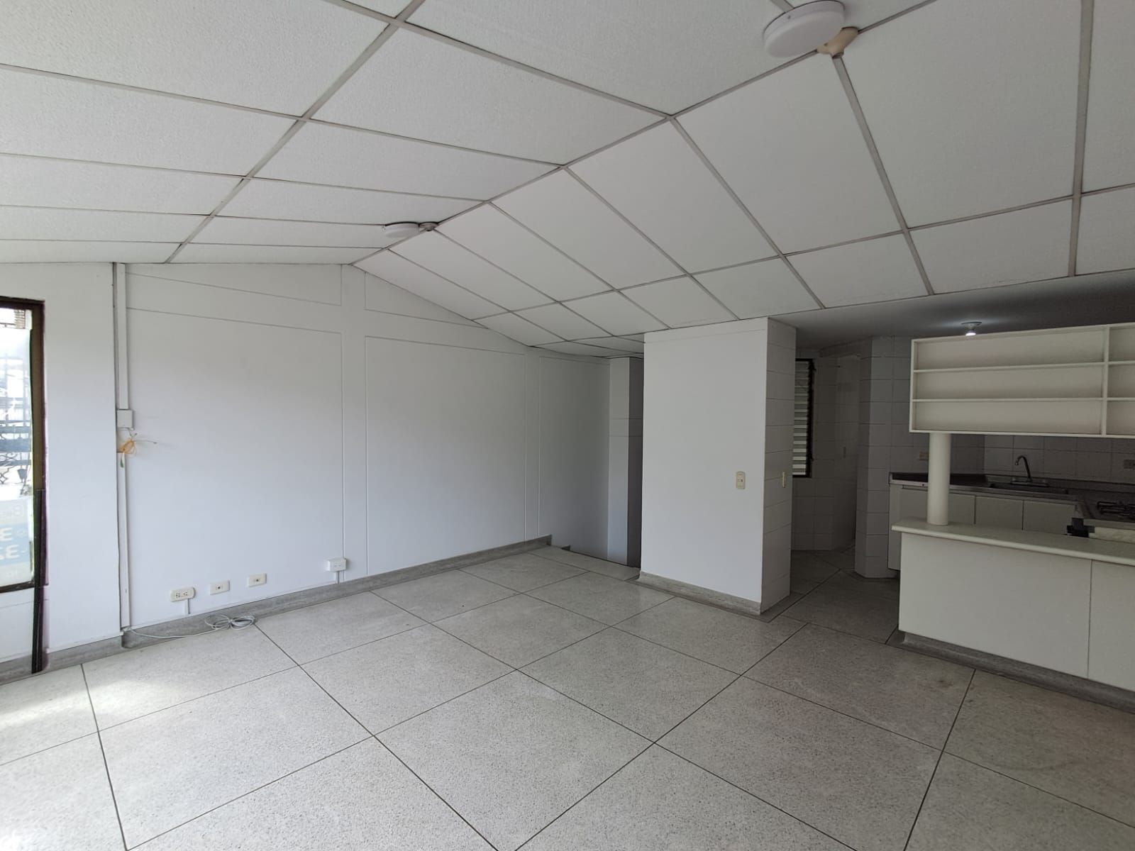 Oficina en arriendo Risaralda Pereira Maraya 80 m2 Habitaciones 0 Baños 2 Garajes 0 Precio $2600000