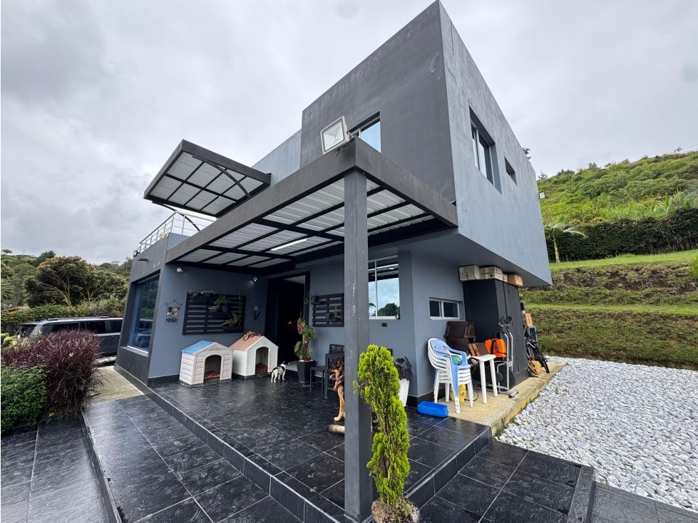 Casa Campestre en arriendo o venta Antioquia Medellín Medellín 2500 m2 Habitaciones 4 Baños 3 Garajes 10 Precio venta $2200000000 Precio arriendo $11500000