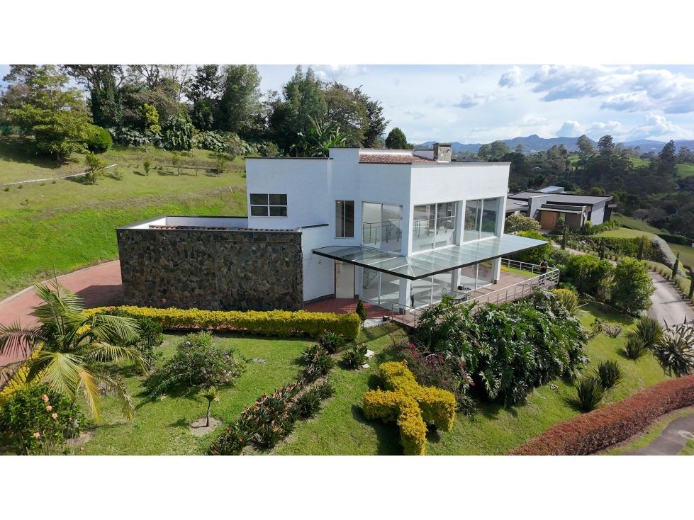 Finca en arriendo o venta Antioquia Rionegro Rionegro 2920 m2 Habitaciones 3 Baños 4 Garajes 2 Precio venta $2690000000 Precio arriendo $12000000
