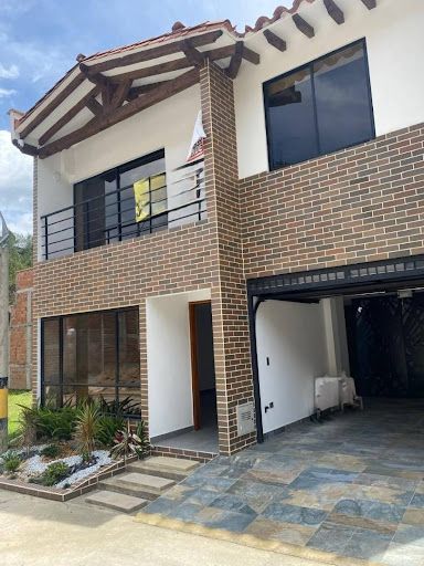 Casa en arriendo Antioquia El Retiro El Retiro 202 m2 Habitaciones 3 Baños 4 Garajes 1 Precio $4000000