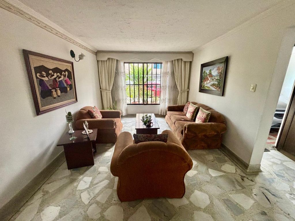 Casa en venta Valle Del Cauca Cali Ciudad Capri 166 m2 Habitaciones 4 Baños 5 Garajes 1 Precio $520000000