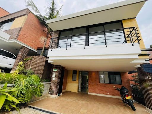 Casa en arriendo Antioquia Envigado Asd 280 m2 Habitaciones 3 Baños 4 Garajes 4 Precio $15000000