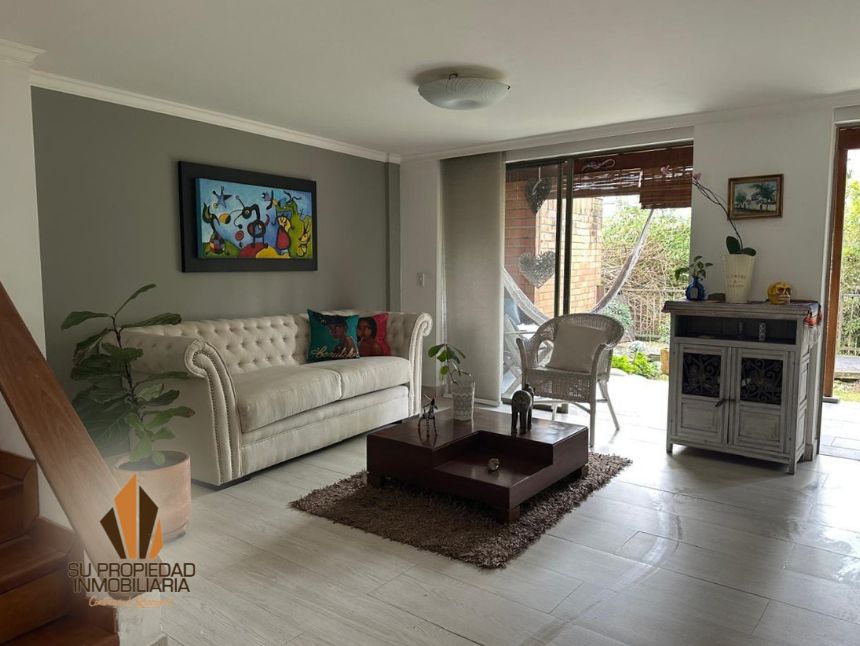 Casa en venta Antioquia Envigado La Clarita 240 m2 Habitaciones 3 Baños 3 Garajes 2 Precio $1180000000