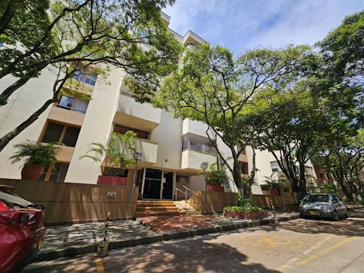 Apartamento en venta Valle Del Cauca Cali Tejares - Cristales 115 m2 Habitaciones 4 Baños 3 Garajes 2 Precio $395000000