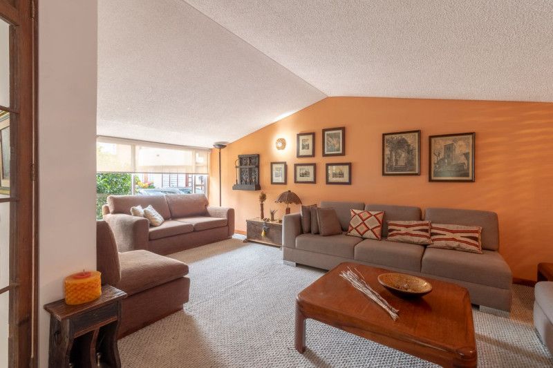 Casa en venta Cundinamarca Bogotá La Calleja 187 m2 Habitaciones 4 Baños 3 Garajes 2 Precio $1100000000