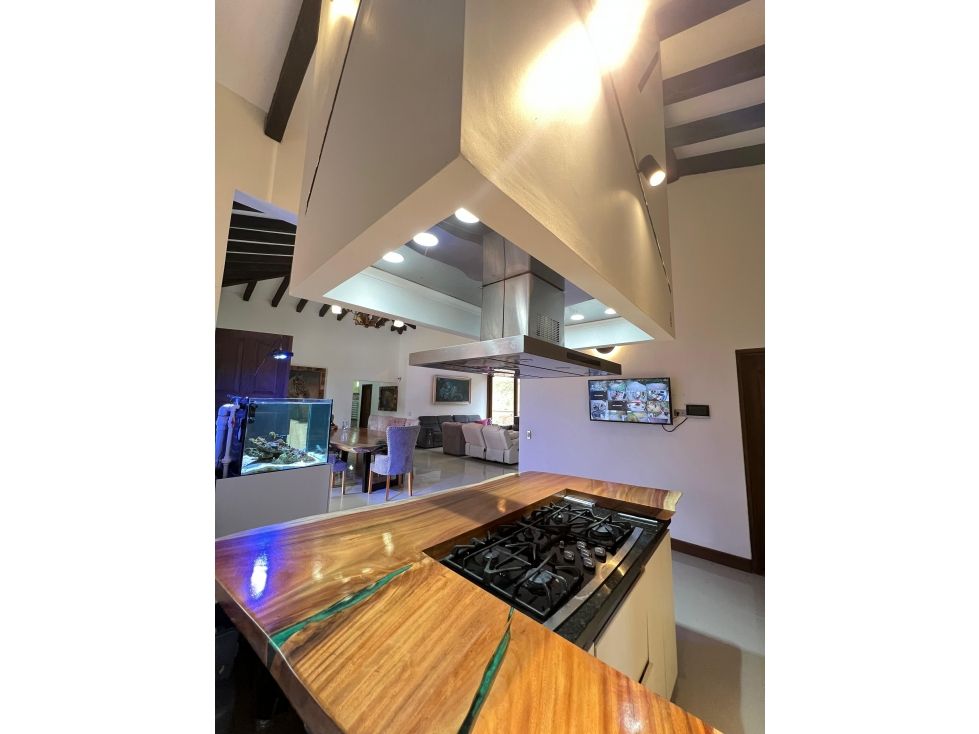 Finca en venta Antioquia Medellín La Candelaria 500 m2 Habitaciones 3 Baños 4 Garajes 3 Precio $3500000000